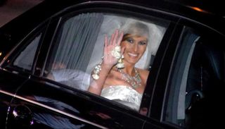 عرض فستان زفاف ميلانيا ترامب 