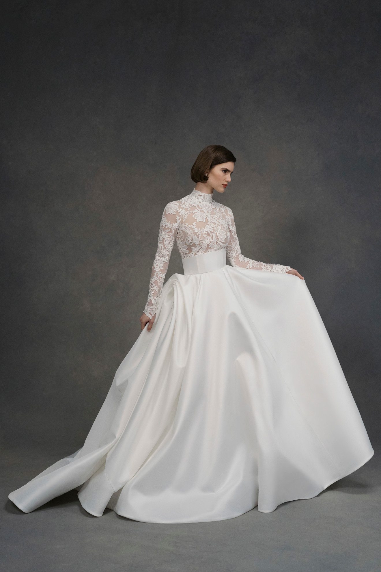 فساتين زفاف كلاسيكية 