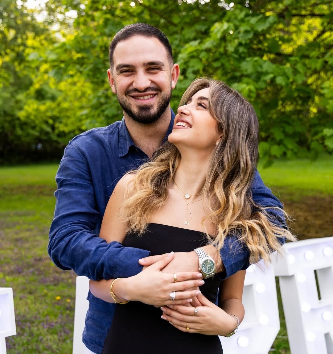 خطوبة رومانسية مفاجئة 