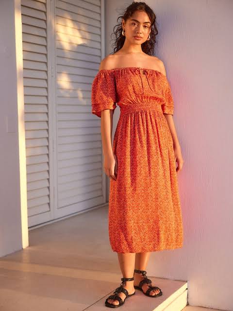 موضة ألوان الملابس النسائية 