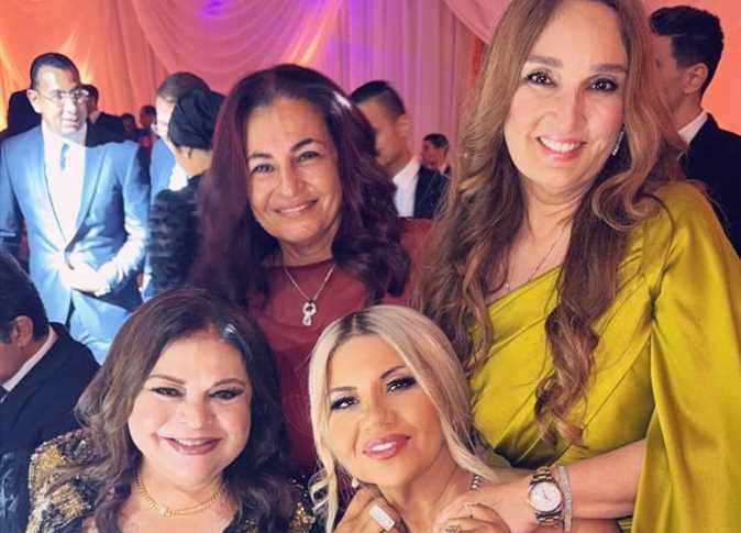 حفل زفاف بحضور نجوم الفن