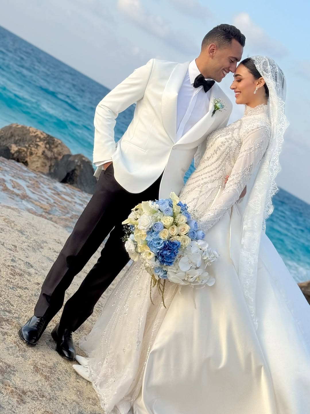 زفاف أسطوري في العلمين: البطل الأوليمبي أحمد الجندي يحتفل بزواجه من نجمة الخماسي الحديث مريم عامر