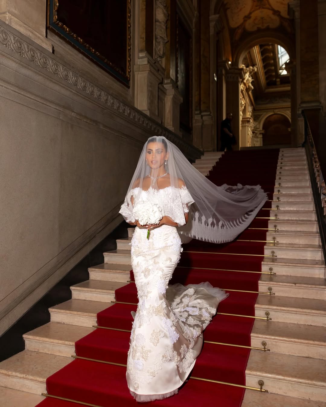 زفاف أسطوري على ضفاف بحيرة كومو: يومي خوري تتألق في حفل زفاف خيالي يجمع نجوم السوشيال ميديا