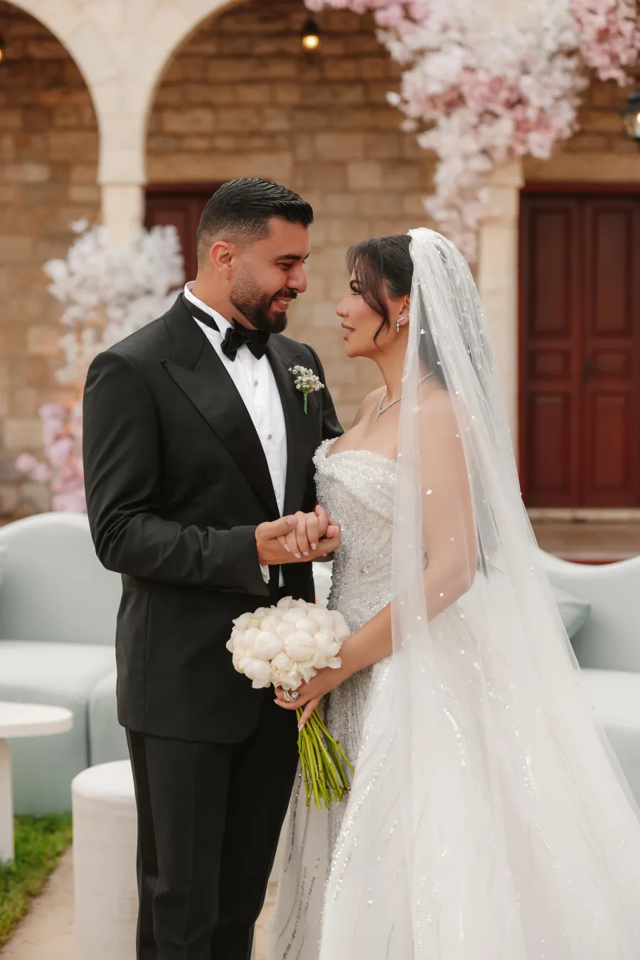 الفنان العراقي ستار سعد يحتفل بزفافه على هاجر في حفل أسطوري ببيروت بحضور ناصيف زيتون