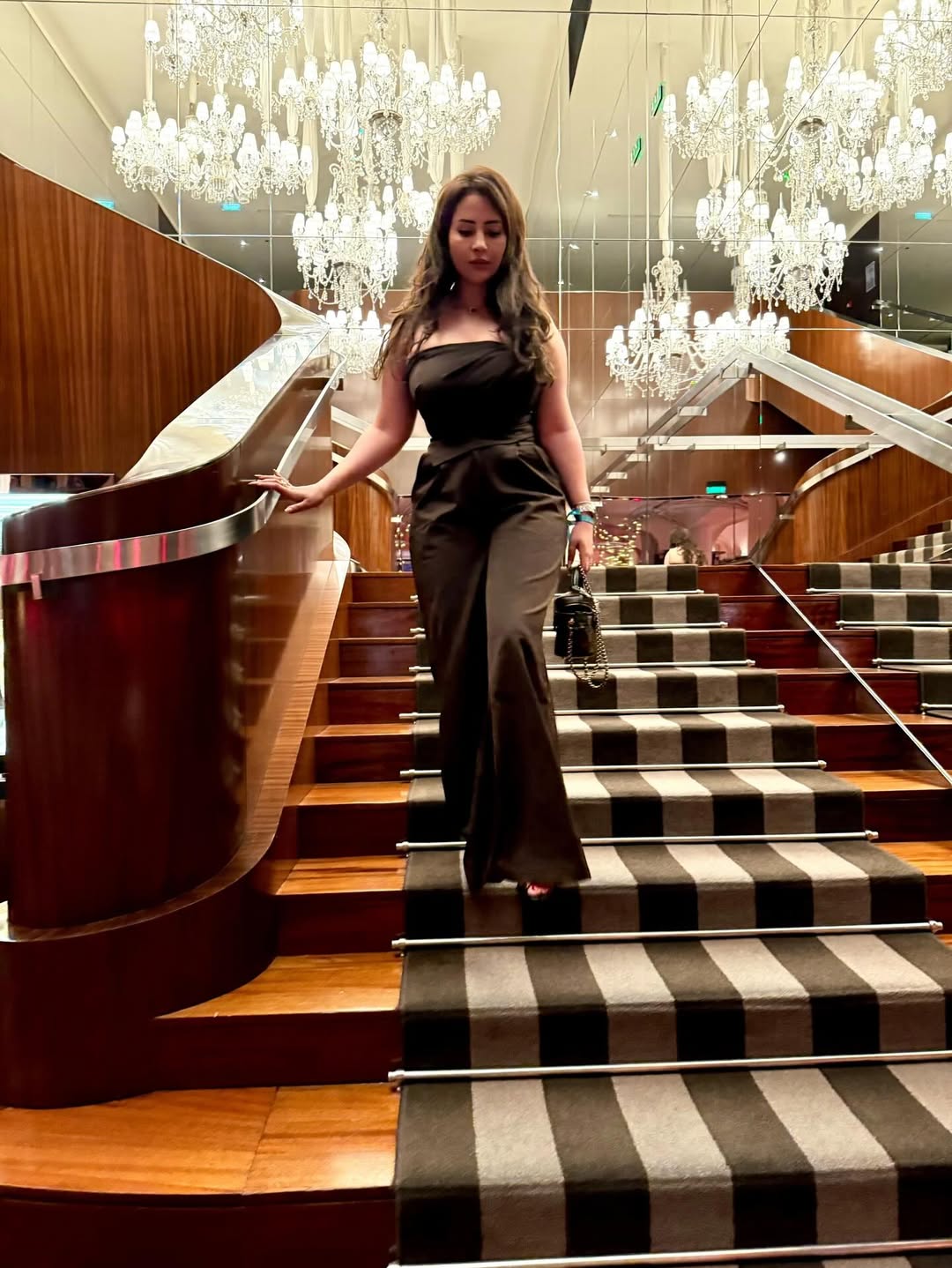 إبتسام العروسي تلمح لخطوبتها وتثير فضول جمهورها