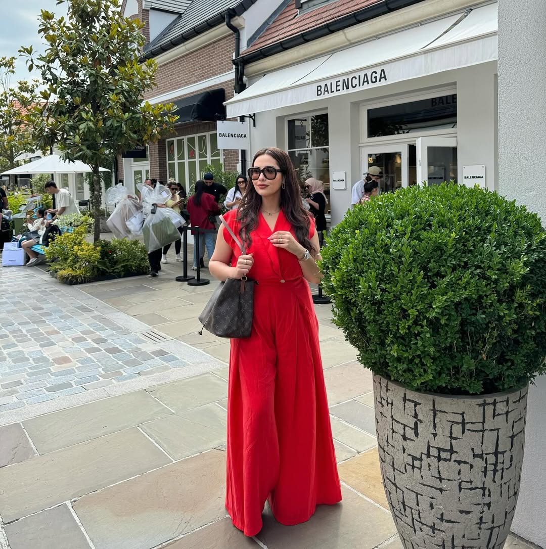 إبتسام العروسي تلمح لخطوبتها وتثير فضول جمهورها