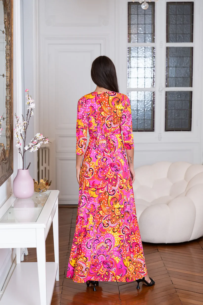 إليجانس ميس الفرنسية تطرح فستان روزيه تحفة فنية تمزج بين الجرأة والأناقة