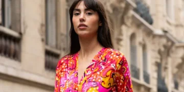 إليجانس ميس الفرنسية تطرح فستان روزيه تحفة فنية تمزج بين الجرأة والأناقة