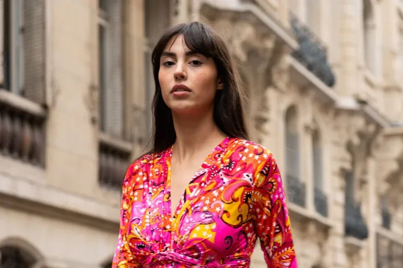 إليجانس ميس الفرنسية تطرح فستان روزيه تحفة فنية تمزج بين الجرأة والأناقة